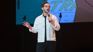 LOS ANGELES, CALIFORNIE - 02 MAI : Nick Kroll se produit sur scène lors du Netflix Comedy Festival : Big Mouth Live au Greek Theatre le 02 mai 2024 à Los Angeles, Californie.  (Photo de Matt Winkelmeyer/Getty Images pour Netflix)