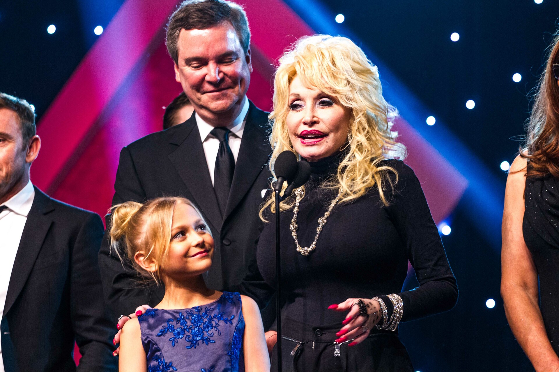 Les fans se sont rassembles autour de Dolly Parton apres