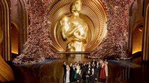 Jack Quaid, Florence Pugh, Ellen Mirojnick, Cillian Murphy, Emily Blunt, Ludwig Göransson, Charles Roven, Robert Downey Jr., Luisa Abel, Emma Thomas, Hoyte van Hoytema, Ruth De Jong, Christopher Nolan, Josh Hartnett, Ashley Everett et Claire Kaufman a reçu le prix du meilleur film 